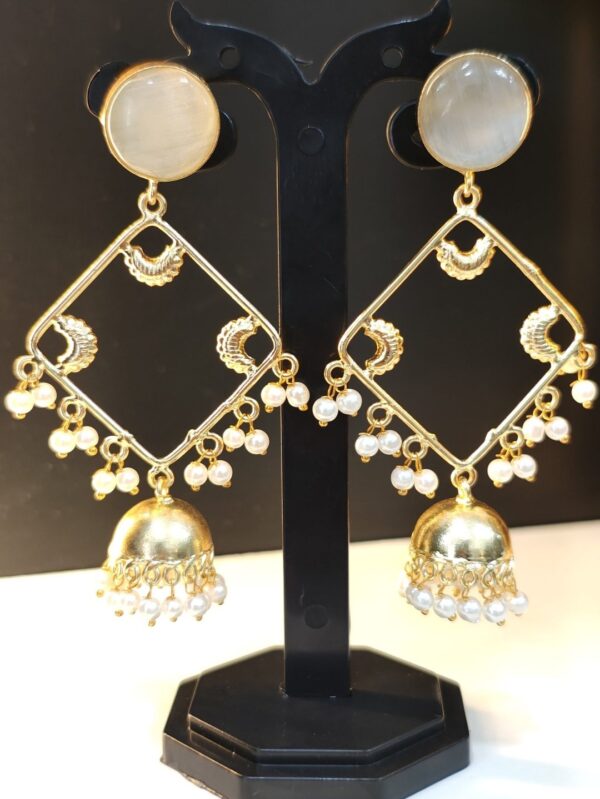 Elegant Gold and Pearl Jhumka Earrings - Image 3