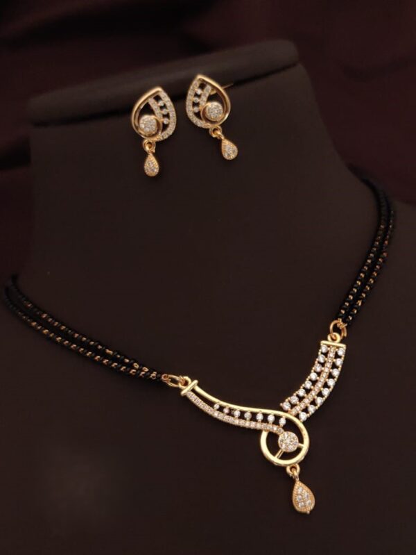 Minimalistic Diamond Mangalsutra Set