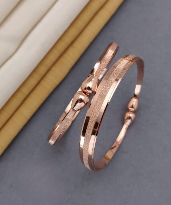 Sleek Groove Rose Gold Kada