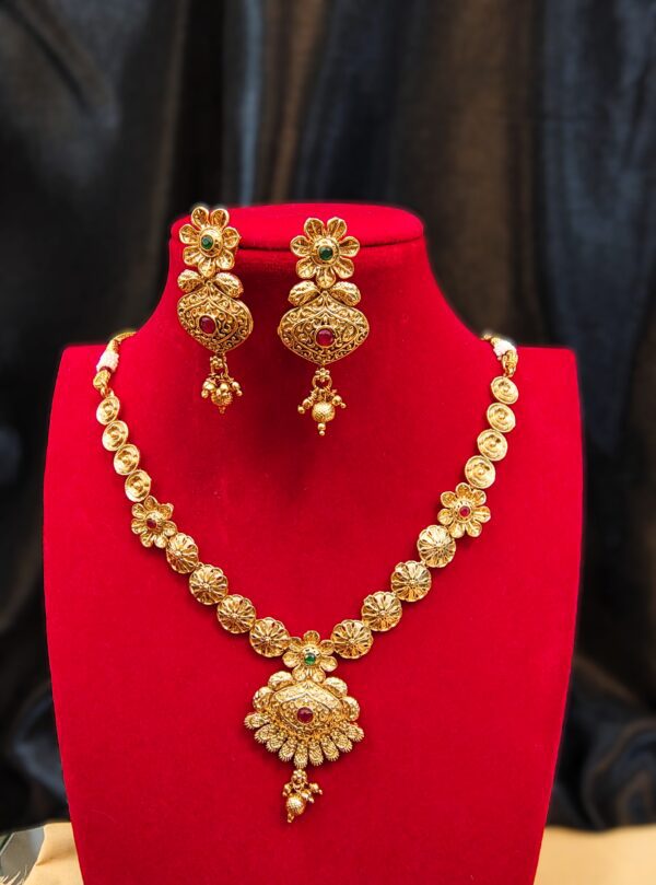 Floral Heritage Necklace Set