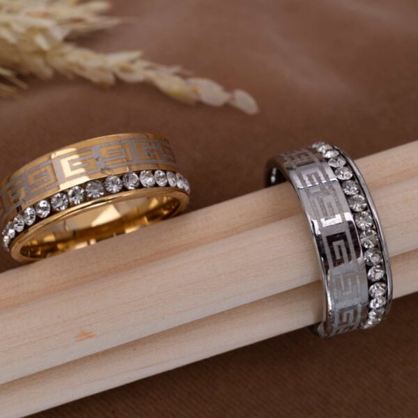 Glimmer Diamond Finger Ring