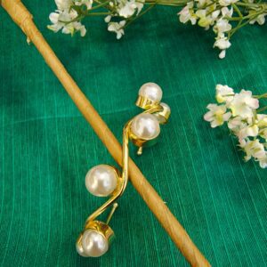 Elegant Gold-Plated Pearl Bracelet