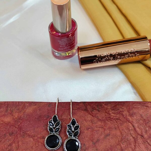 Leafy Affair Earring - "Black"