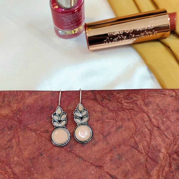 Leafy Affair Earring - "Peach"