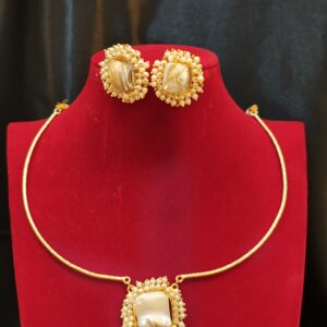 Minimal Baroque Pearl Gold Pendant Necklace Set