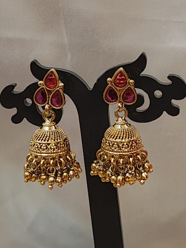 Majestic Pearl and Pink Stone Necklace Set - Image 3
