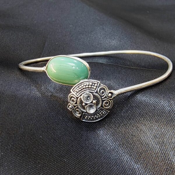 Silver-Plated Bracelet with Green Stone and Vintage Motif