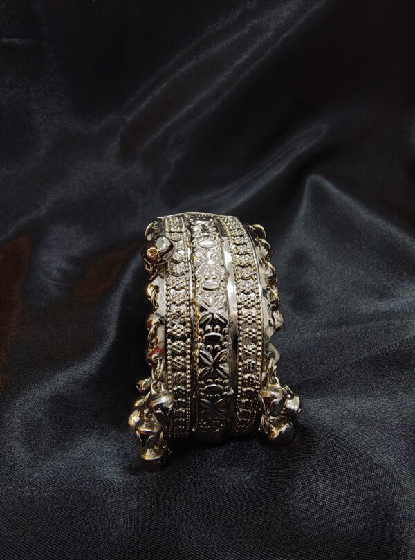 Silver-Toned Traditional Statement Kada