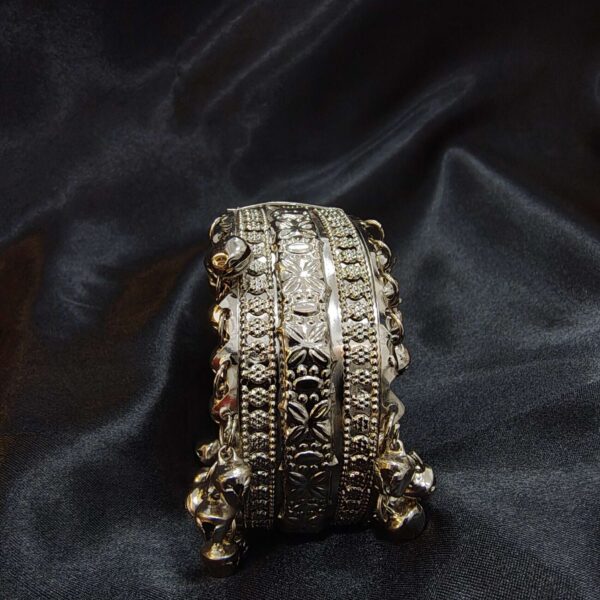 Silver-Toned Traditional Statement Kada