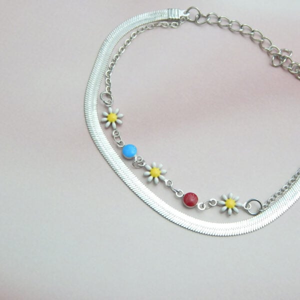 Silver floral chain bracelet with multicolor beads and daisy charms