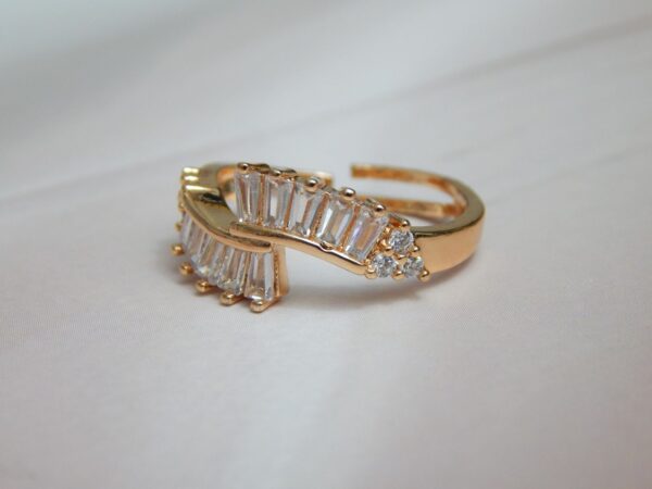 Blush Radiance Diamond Finger Ring with Rose Gold Finish and Baguette Stones – Royal Reflection DS