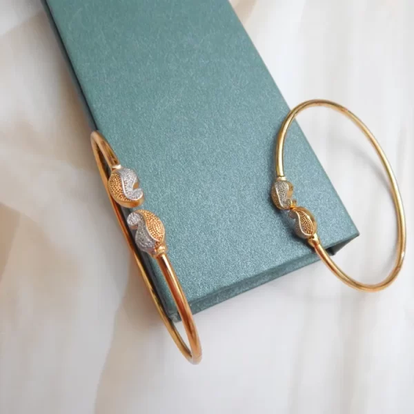 Dual-Tone Gold-Plated Kada Set with Paisley Design Ends – Lightweight Adjustable Daily Wear