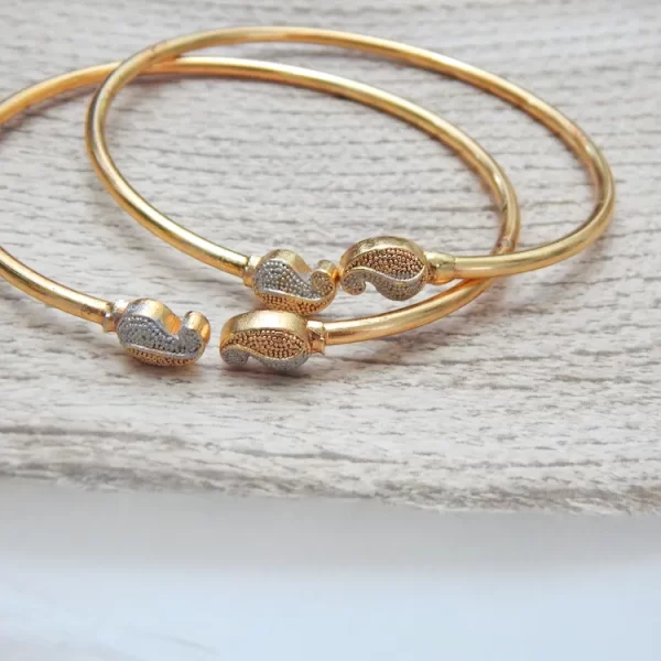 Dual-Tone Gold-Plated Kada Set with Paisley Design Ends – Lightweight Adjustable Daily Wear