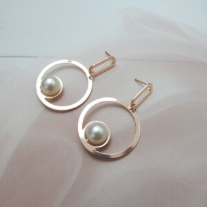Geometric Brass Circle Earrings with Pearl Accent in Rose Gold – Royal Reflection DS