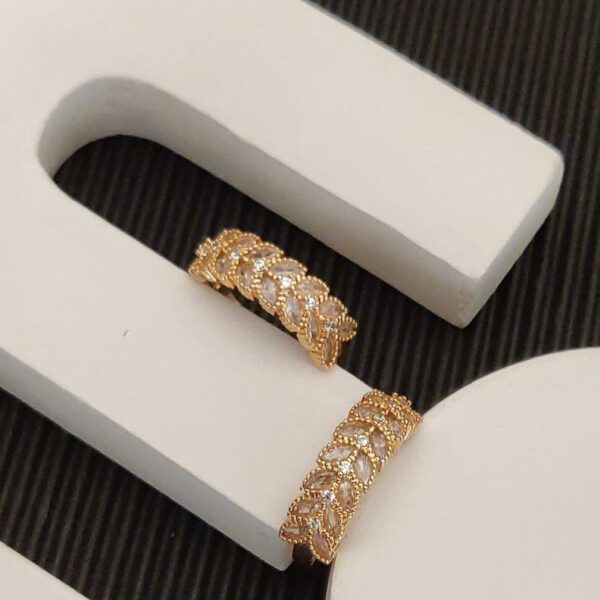 Gold Leaf Band Ring with Marquise Crystal Chain Detailing – Royal Reflection DS