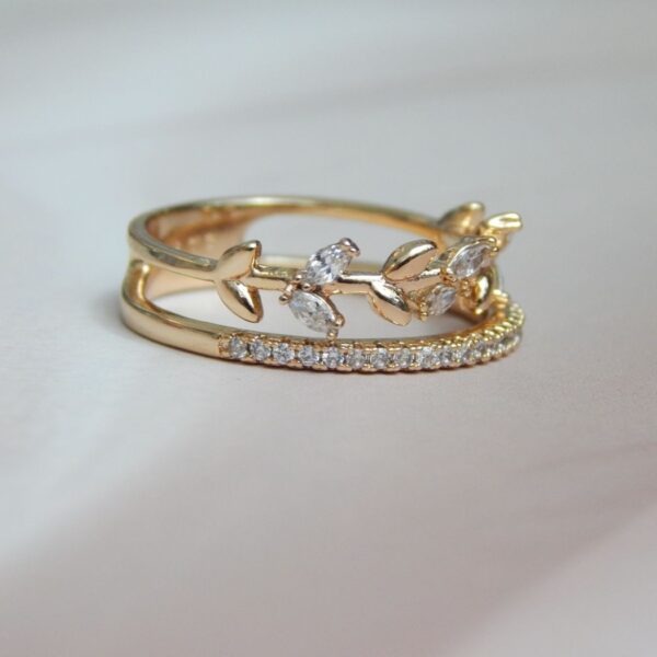 Golden Leaf Duo Ring with CZ Vine Design and Dual Gold-Plated Bands – Royal Reflection DS