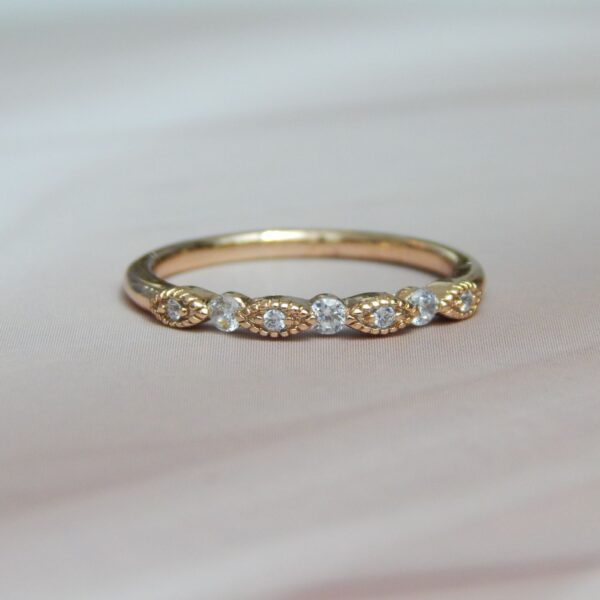 Golden Marquise Band Ring with Alternating Crystal Accents – Royal Reflection DS