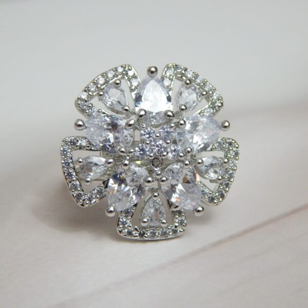 Silver-Toned Floral Statement Ring with Teardrop Diamond-Cut Stones – Royal Reflection DS
