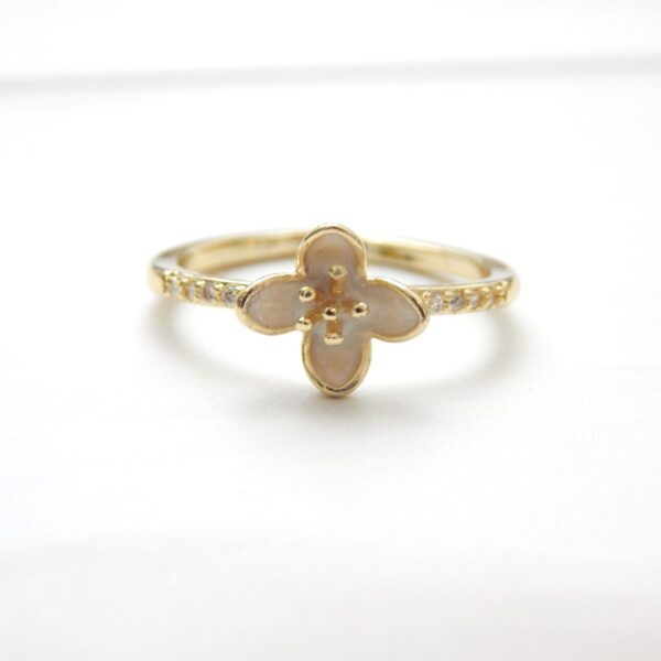 Ivory Clover Adjustable Ring with Gold Band and Crystal Embellishment – Royal Reflection DS