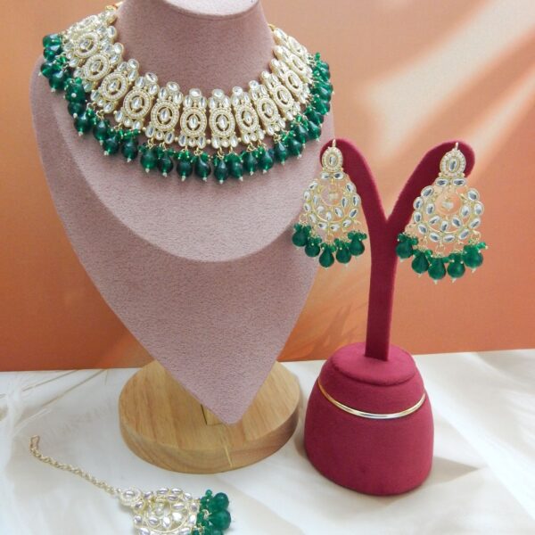 Kundan Teardrop Necklace Set with Green Beads, Earrings and Maang Tikka – Royal Reflection DS