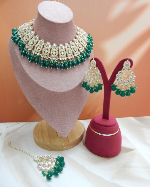 Kundan Teardrop Necklace Set with Green Beads, Earrings and Maang Tikka – Royal Reflection DS