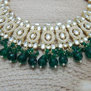 Kundan Teardrop Necklace Set with Green Beads, Earrings and Maang Tikka – Royal Reflection DS