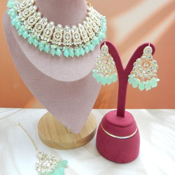 Kundan Teardrop Necklace Set with Mint Beads, Earrings and Maang Tikka – Royal Reflection DS