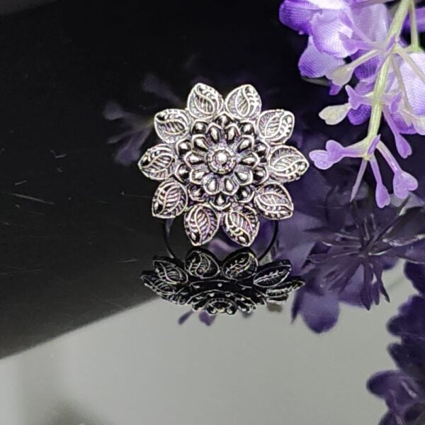 Leaf Crown Oxidised Adjustable Ring with Floral Dual-Layer Design – Royal Reflection DS