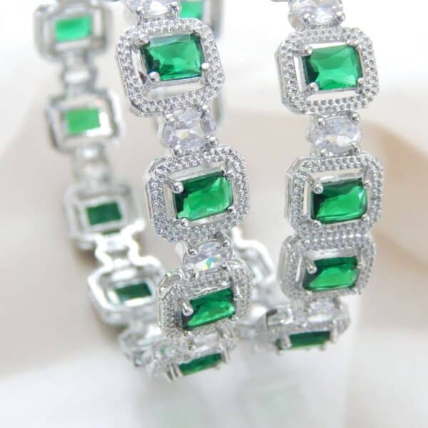 Lustre Line Silver Bangles with Emerald Green Gemstones – Royal Reflection DS