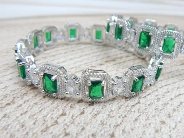 Lustre Line Silver Bangles with Emerald Green Gemstones – Royal Reflection DS