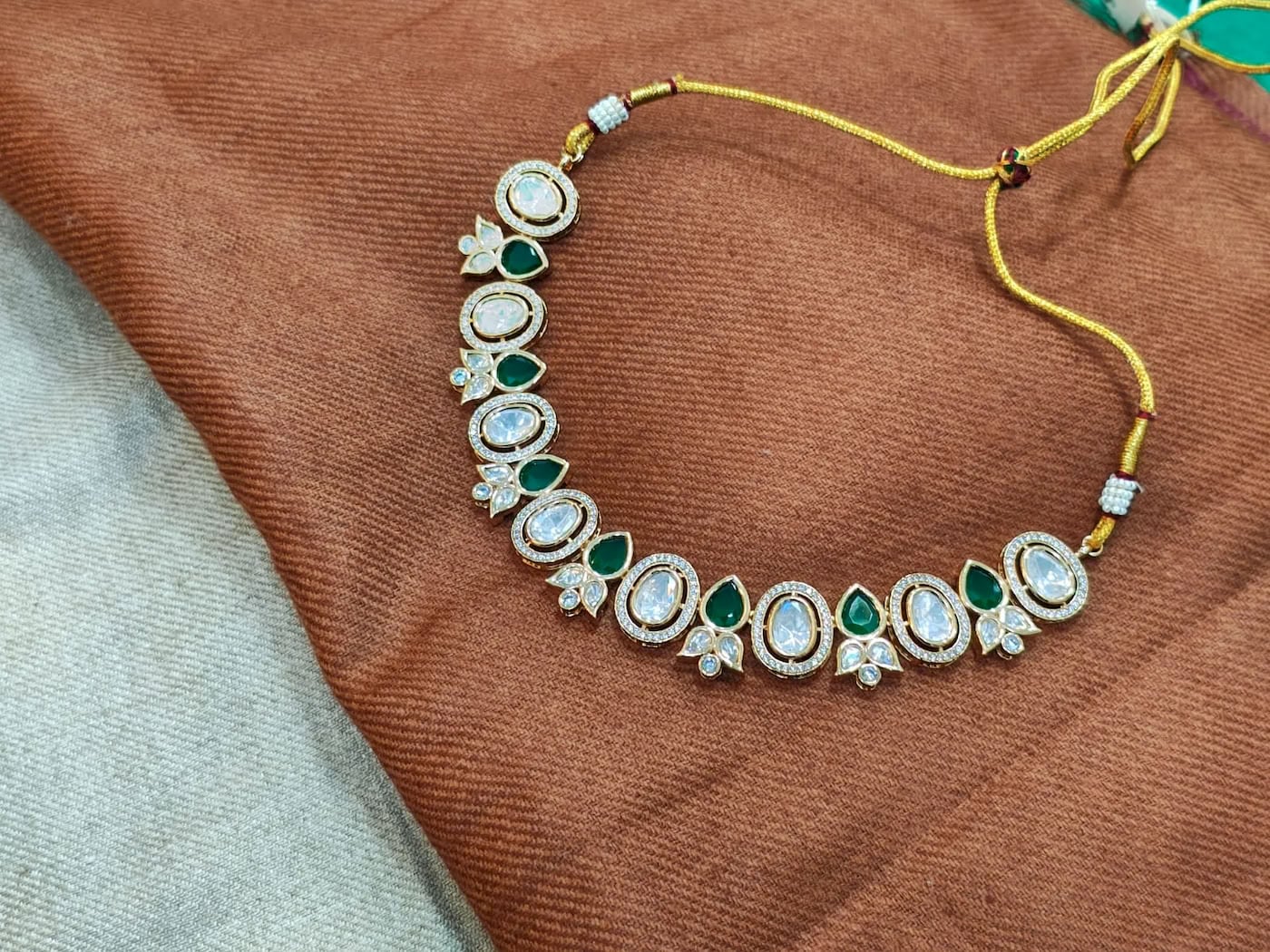 Regal-Emerald-Choker-Set