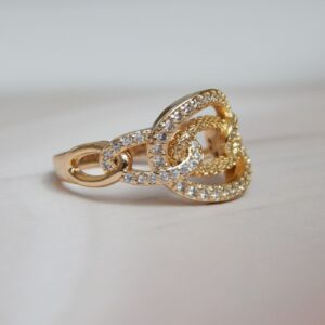Sparkle Link Statement Ring with Interlocking Gold-Tone Ovals and Crystal Accents – Royal Reflection DS