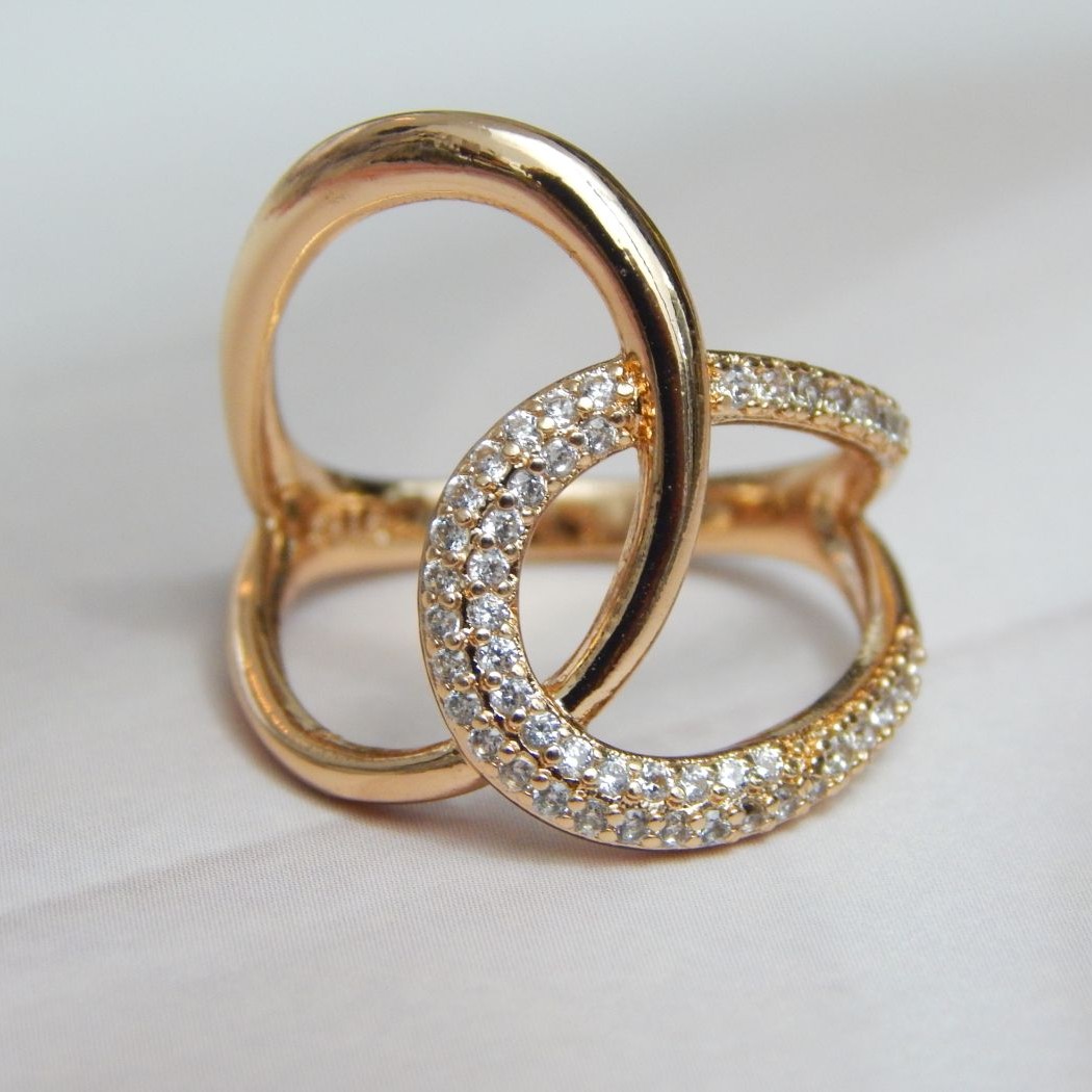 Twin Hoop Sparkle Ring with Gold Finish and Crystal Embellished Interlocked Circles – Royal Reflection DS