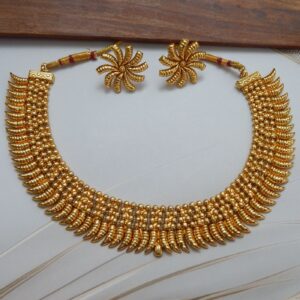 Statement Gold Choker Necklace on Display Stand – Royal Reflection DS