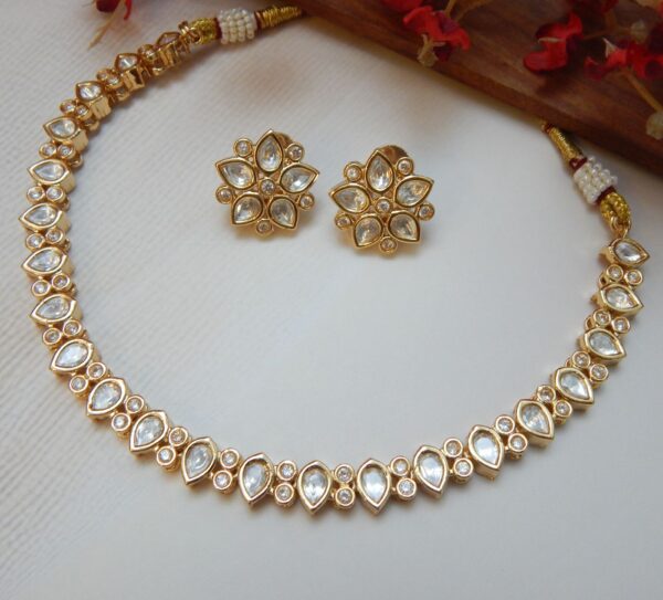 Kashvi white polki kairi choker set with flower stud earrings