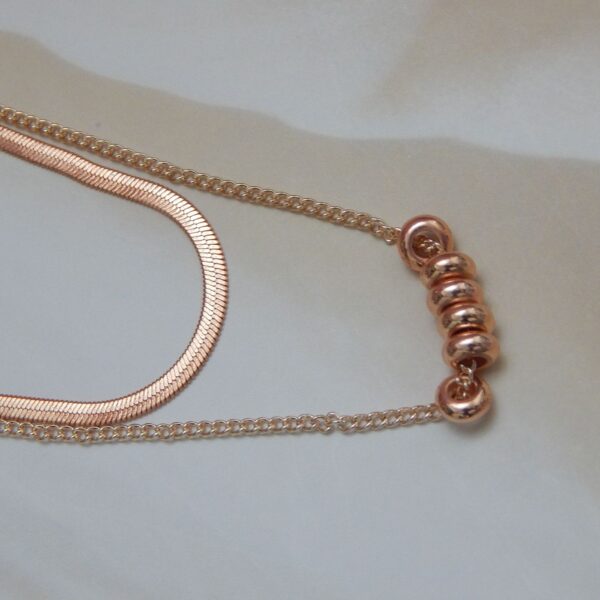 Lustre Link Rose Gold Necklace with Round Charms – Royal Reflection DS