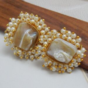 Minimal Baroque Pearl Pendant Necklace Set with Earrings – Royal Reflection DS