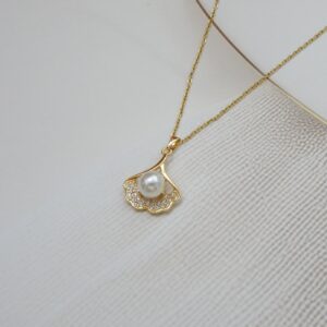 Pearl Bloom Gold-Plated Necklace with CZ Accents – Royal Reflection DS