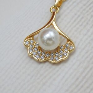 Pearl Bloom Gold-Plated Necklace with CZ Accents – Royal Reflection DS