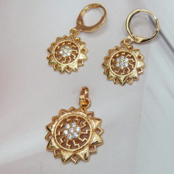 Solar Bloom Gold-Plated Pendant with Crystal Accents – Royal Reflection DS