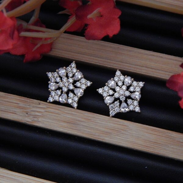 Twinkle Star Earrings with Diamond Sparkle