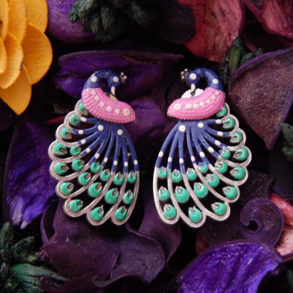 Artistic Peacock Feather Earrings for Festive and Casual Wear – Royal Reflection DS