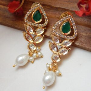 Tarang Kundan Set - green earrings