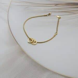 Anti-tarnish gold bracelet with triple heart charm – Trayi Heart Link Bracelet.