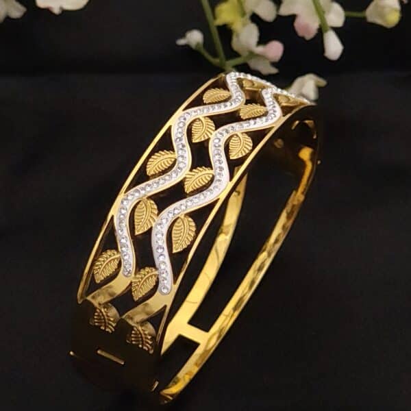 Anti tarnish kada for women in antique gold leaf design with American diamond stones