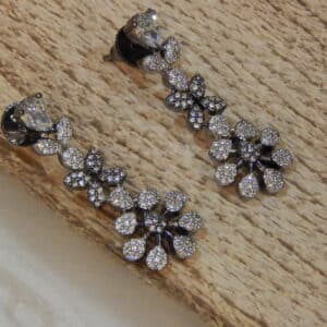 Victorian garland necklace set – earring detail
